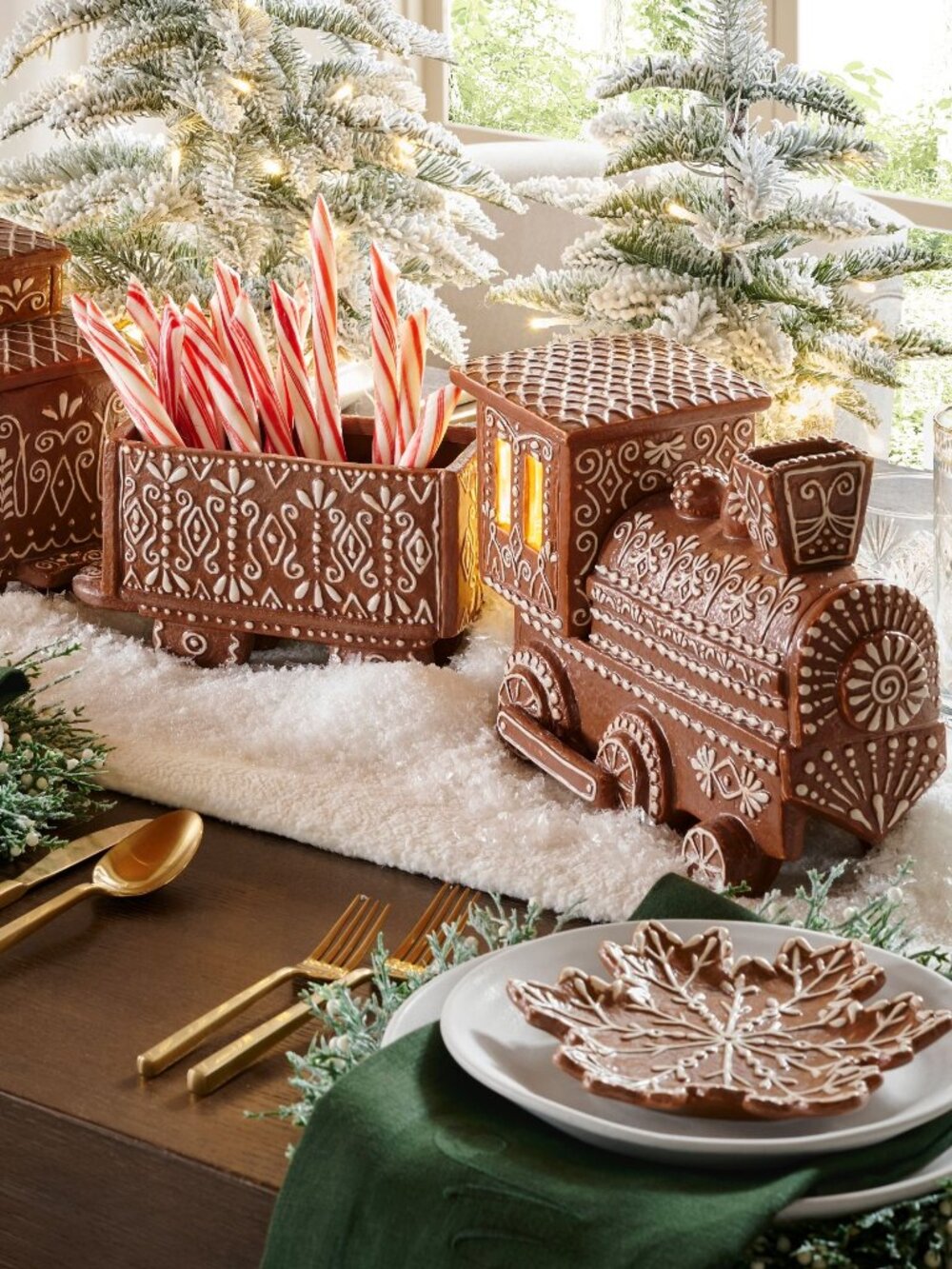 Brand New Pottery Barn Handcrafted Gingerbread Train Set